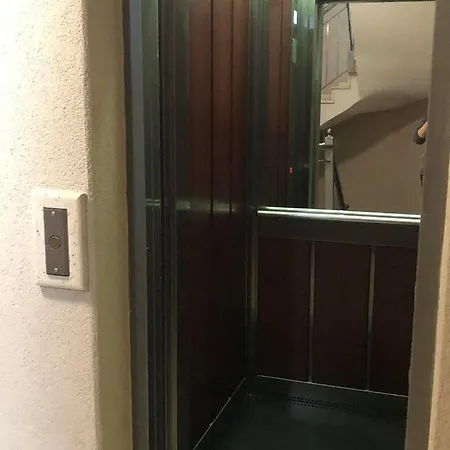 Four Seasons + Apartment *