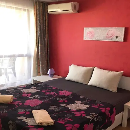 Apartment Four Seasons + Varna